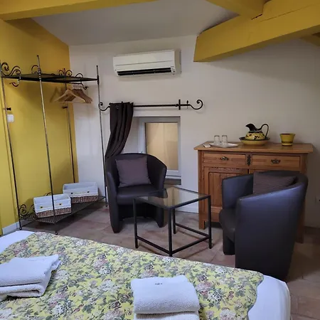 Les Parfums Du Midi 4* Saint-Victor-de-Malcap