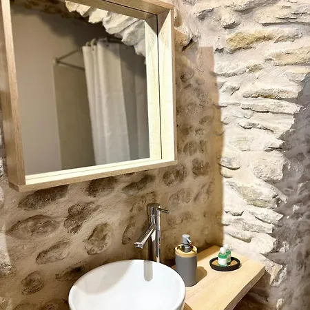 Les Parfums Du Midi Bed & Breakfast 4*