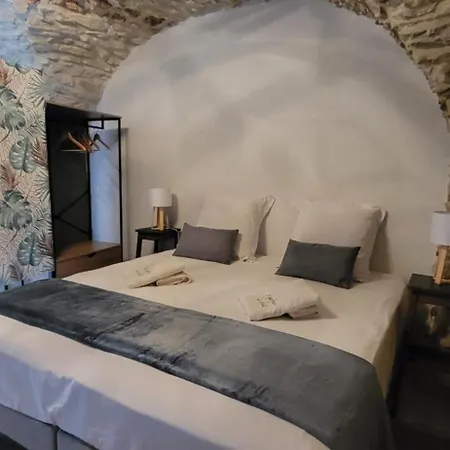 Les Parfums Du Midi 4* Saint-Victor-de-Malcap