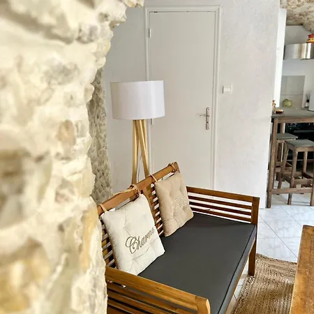 Les Parfums Du Midi Bed & Breakfast