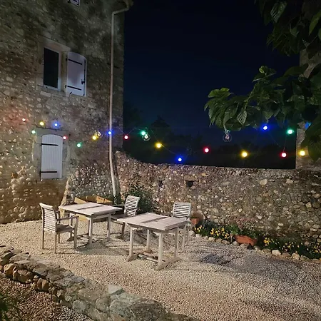 Les Parfums Du Midi Alojamento de Acomodação e Pequeno-almoço Saint-Victor-de-Malcap