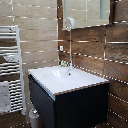 Les Parfums Du Midi 4* Saint-Victor-de-Malcap