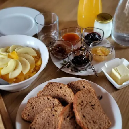 Les Parfums Du Midi Bed & Breakfast 4*