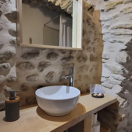 Les Parfums Du Midi Bed and breakfast Saint-Victor-de-Malcap